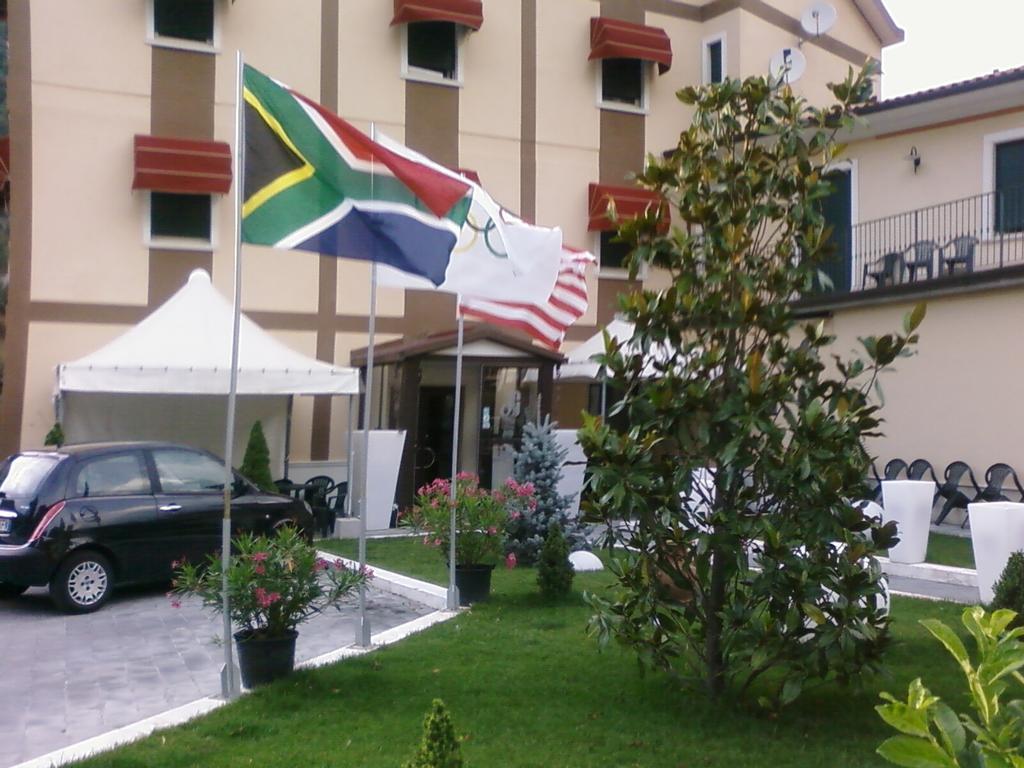 Hotel De Meis Capistrello Exterior foto