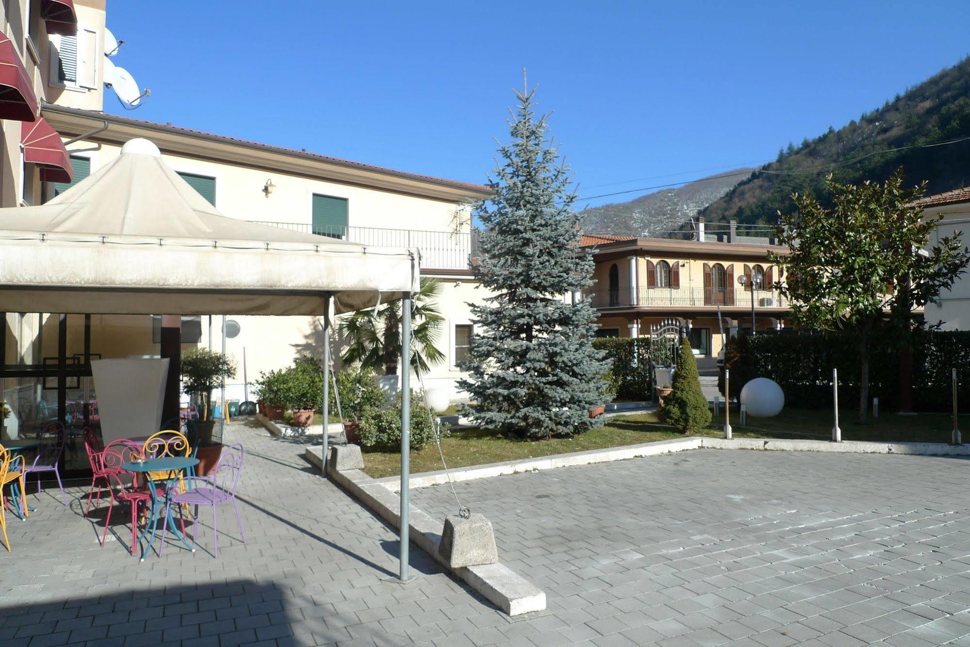 Hotel De Meis Capistrello Exterior foto