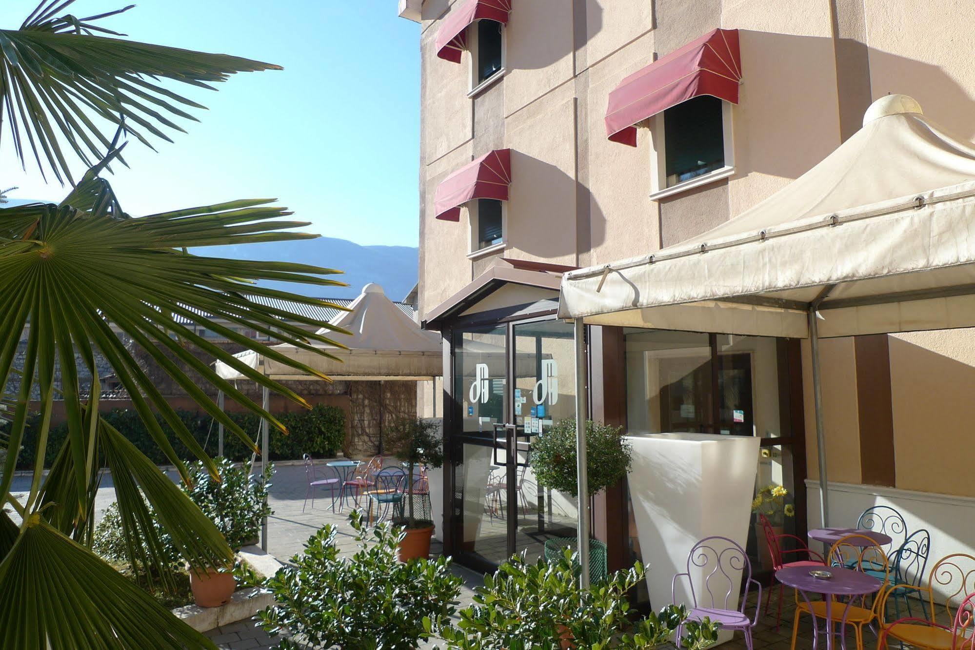 Hotel De Meis Capistrello Exterior foto